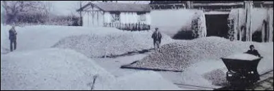 Nous sommes dans le Limousin, aux carrières de kaolin de Marcognac. Le kaolin est une argile de couleur ...
