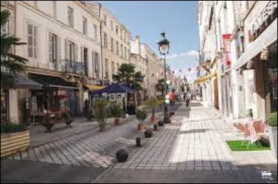 Quelle est l'intruse parmi ces villes ?