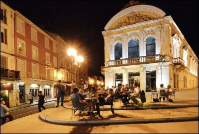 Quelle est l'intruse parmi ces villes ?