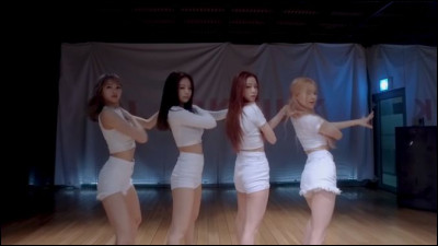 Cette chanson n'est pas très connue mais géniale ! À laquelle cette dance performance fait-elle allusion ?