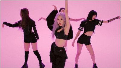 Plutôt facile avec ce décor rose, il s'agit de la dance performance de...