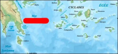 Avant d'emprunter la piste Cyclades, nous entrons une mer limitrophe à celle de Crète, la Mer ... (Complétez !)