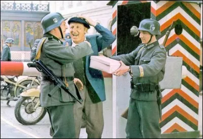 Quel est ce film comique avec Bourvil se déroulant en Normandie, quelques mois avant le débarquement ?