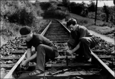 Quel est le titre de ce film réalisé par René Clément en 1946 en hommage aux cheminots résistants ?