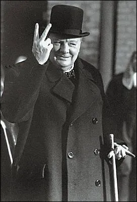 Quel premier ministre britannique avait dmissionn le 10 mai 1940 pour laisser son poste  Winston Churchill ?