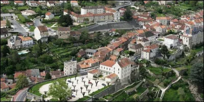 Quelle est l'intruse parmi ces villes ?