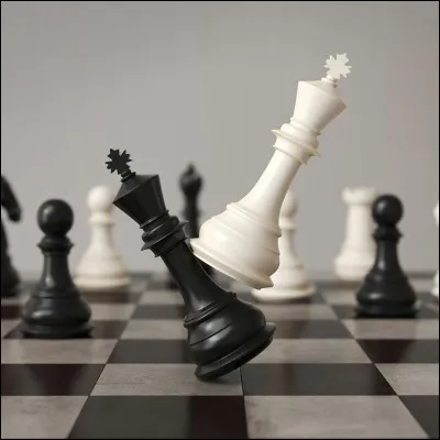 Loisirs : Au début d'une partie d'échecs, de combien de pièces dispose chaque joueur ?