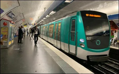 Combien y a-t-il de lignes de métros (sans compter les bis) ?