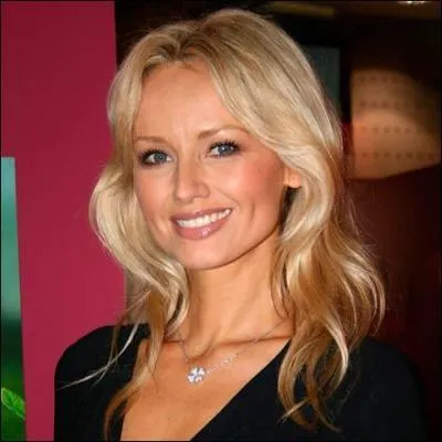 Son nom est Adriana, qui est son footballeur de mari ? Indice il est un ancien champion du monde 1998.