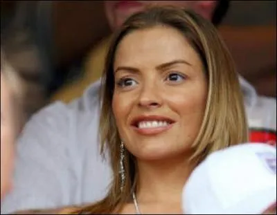 Son nom est Elen, qui est son footballeur de mari ? Indice il joue pour Chelsea