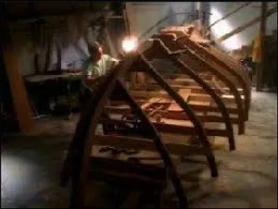 Dans la saison 18, comment Gibbs a nommé son bateau ?