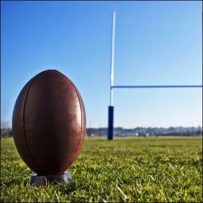 Au rugby, lors de quelle action de jeu l�arbitre crie-t-il "Flexion, lier, jeu" ?