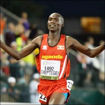 De quelle &eacute;preuve d�athl&eacute;tisme l�Ougandais Joshua Cheptegei est-il le d&eacute;tenteur du record du monde et du titre olympique ?
