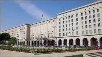 Comment les braqueurs sortent-ils de la banque d'Espagne ?