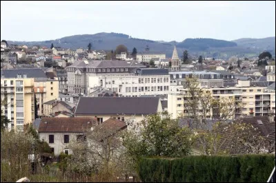 Quelle est l'intruse parmi ces villes ?