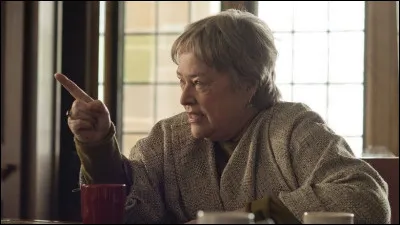 Dans quel film Kathy Bates est-elle la directrice d'une école de musique ?