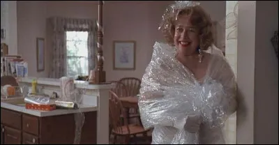 Dans quel film Kathy Bates rencontre-elle une vielle femme dans une maison de retraite qui lui raconte sa jeunesse ?