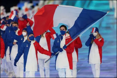 Lors de la cérémonie d'ouverture, qui étaient les porte-drapeau de la délégation française ?