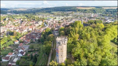 Quelle est l'intruse parmi ces villes ?