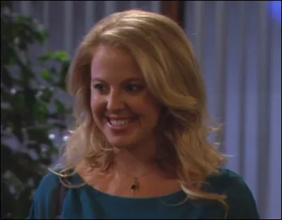 Comment s'appelle cette collègue de travail de Robin ?