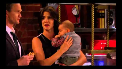 Qui aide Robin avec Marvin alors qu'elle se retrouve seule pour s'occuper de lui ?