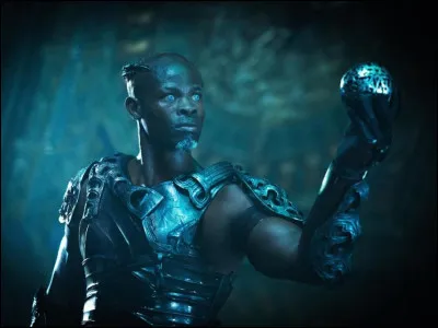 Dans quel film Djimon Hounsou joue-t-il Korath ?