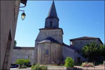 Village de l'arrondissement de Rochechouart, dans le parc naturel régional Périgord-Limousin, Marval se trouve ...