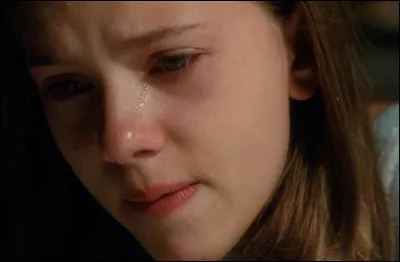 Dans quel film Scarlett Johansson a-t-elle eu un accident qui l'a fait se renfermer sur elle-même ?