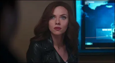 Dans quel film Scarlett Johansson joue-t-elle Natasha Romanoff ?