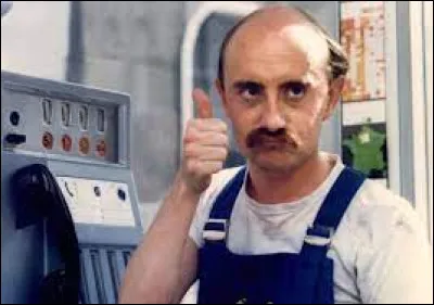 Qui donne la réplique à Michel Blanc dans le film "Viens chez moi, j'habite chez une copine", sorti en 1981 ?