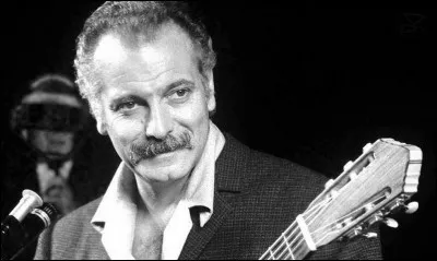 Que représente "Les Copains d'abord" dans la chanson de Georges Brassens ?