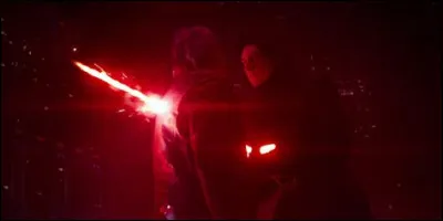 Qui Kylo Ren tue-t-il par traîtrise dans l'épisode 7 ?