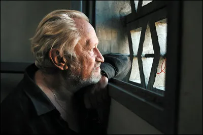 Dans quel film Niels Arestrup est-il un prisonnier faisant sa loi en prison ?