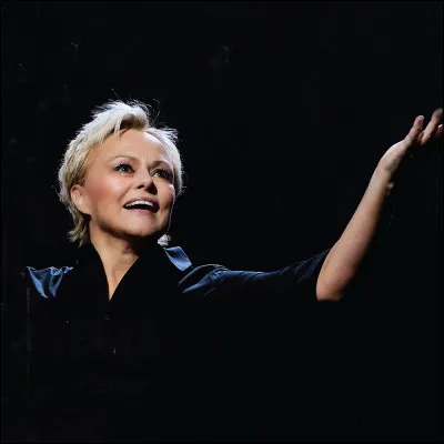 Avec quel comique Muriel Robin partage-t-elle l'affiche de l'Olympia en 1992  ?