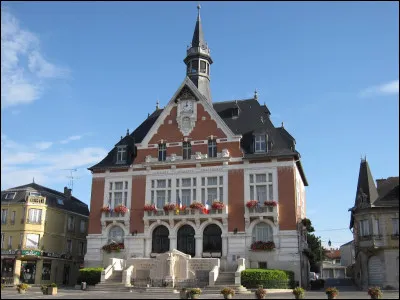 Quelle est l'intruse parmi ces villes ?