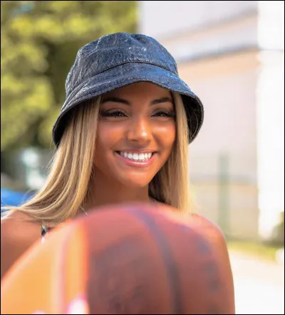 Qui est cette célèbre chanteuse ?