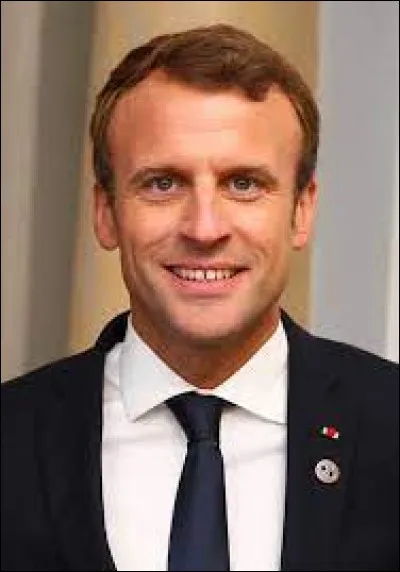 Quel est le prénom de notre président actuel (2022) ?