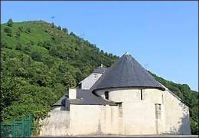 Et à Uz (Hautes-Pyrénées), les habitants sont des ...
