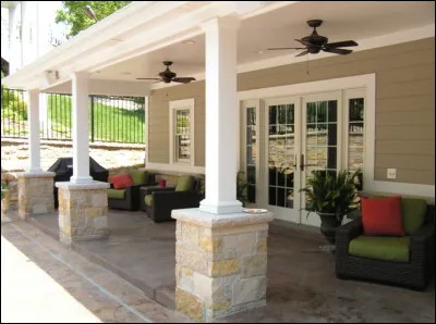 Ceci est une pièce utilisée généralement comme salon ou jardin d'hiver. C'est...