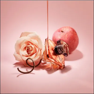 A quelle marque doit-on le parfum "Trésor" ?