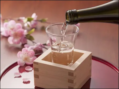 Quelle est cette boisson alcoolisée japonaise à base de riz ?