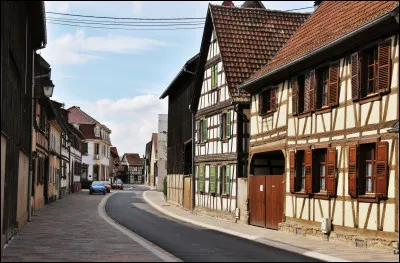 Dans quel département français se situe la commune d'Erstein ?