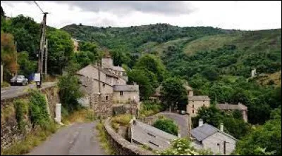 Je vous propose de partir dans les Cévennes, à Rousses. Village de m'arrondissement de Florac, il se trouve dans le département ...