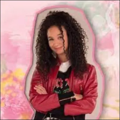 Comment s'appelle sa meilleure amie qui partage aussi sa chambre à l'Ecole de Danse avec elle ?