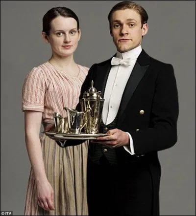 Un soir où il est déprimé de ne pas aller combattre pour son pays, que fait Daisy pour lui remonter le moral ?