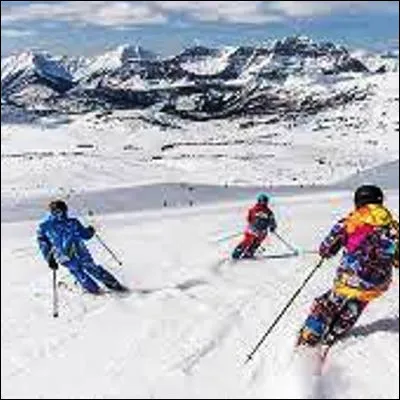 Quel moyen de transport a &eacute;t&eacute; mis en fonction pour la premi&egrave;re fois en 1936 &agrave; Sun Valley ?