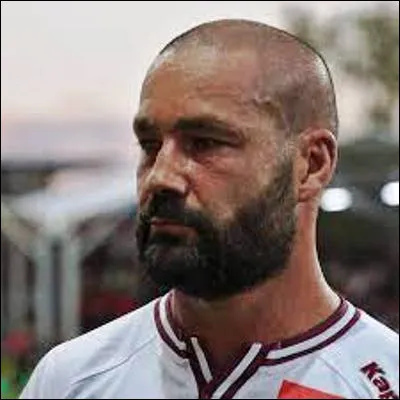 Quel club de rugby, quintuple champion de France, est entra&icirc;n&eacute; depuis 2018 par le N&eacute;o-Z&eacute;landais Matthew Clarkin ?