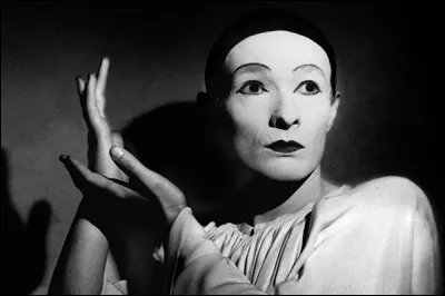 Lequel / laquelle de ces acteurs / actrices ne joue pas dans "Les Enfants du paradis", film réalisé par Marcel Carné, sorti en 1945 ?