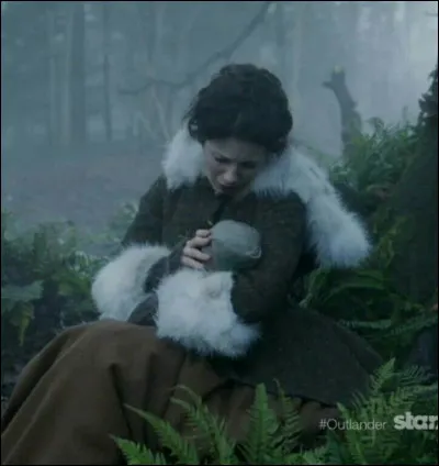 Laoghaire lui explique que c'est Geillis qui lui a donné ça. Claire va la voir et, plus tard, va se balader avec elle dans une forêt. Claire entend un bébé pleurer. Elle le trouve dans le creux d'un arbre. Comment sont appelés ces bébés ?