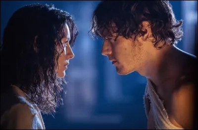 Quelques épisodes après, on apprend à quel moment Jamie est tombé amoureux de Claire. Quel est ce moment ?
